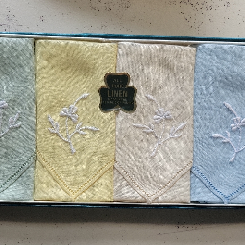 Elegant Linen Embroidered Napkin Set - Yellow, Cream, Blue, Green